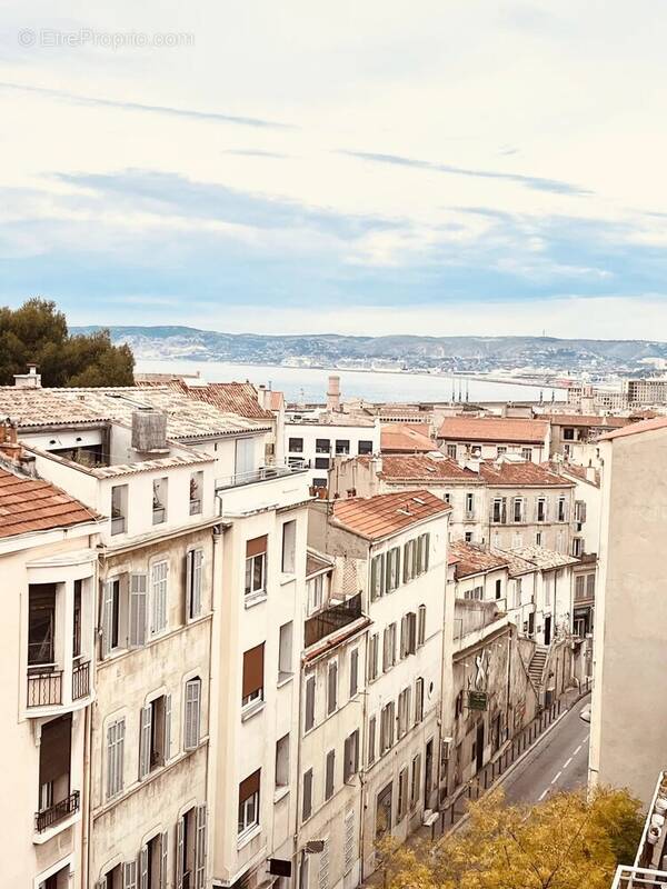Appartement à MARSEILLE-7E