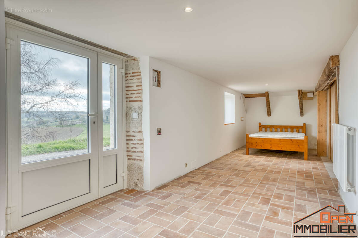 Maison à HAUTEFAGE-LA-TOUR