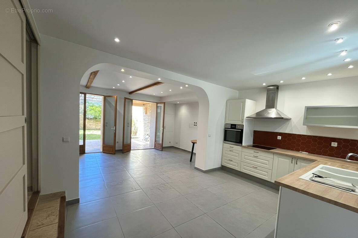 Maison à MALEMORT-DU-COMTAT