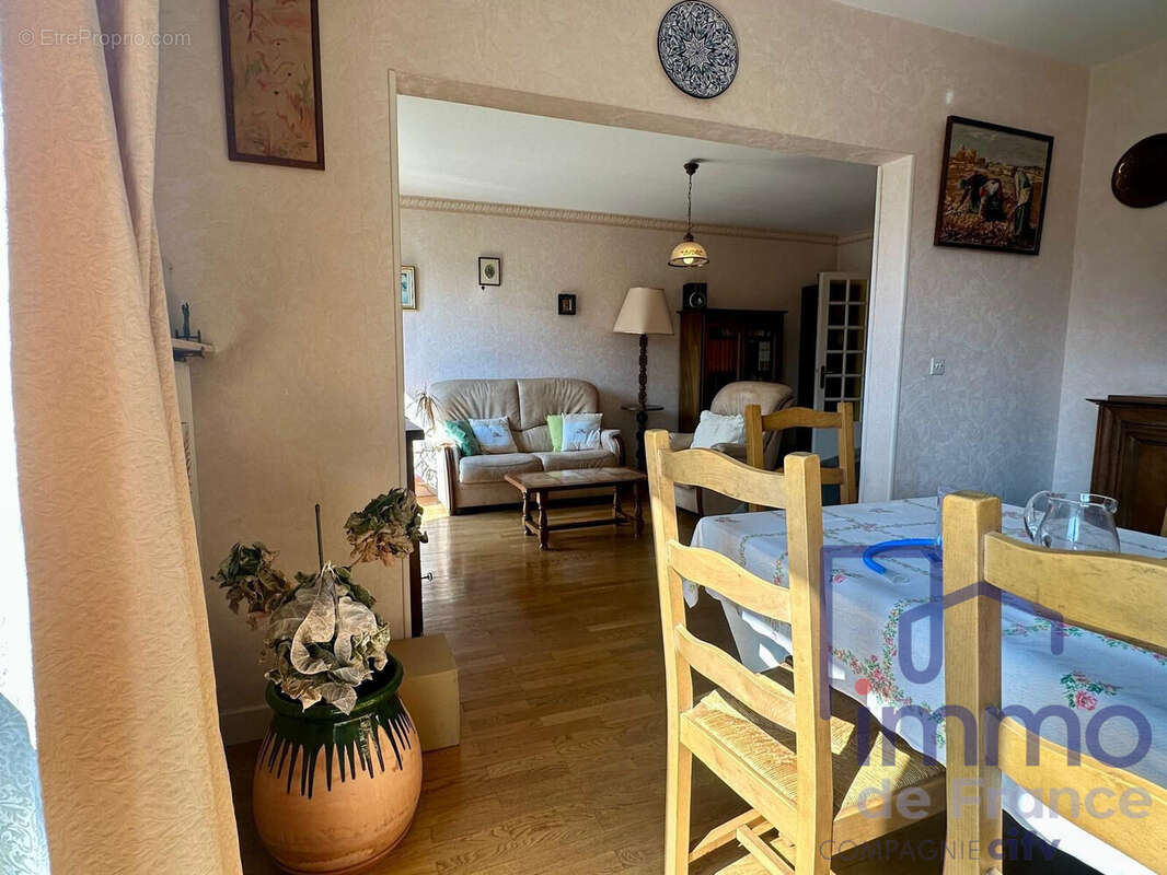 Appartement à SAINT-ETIENNE