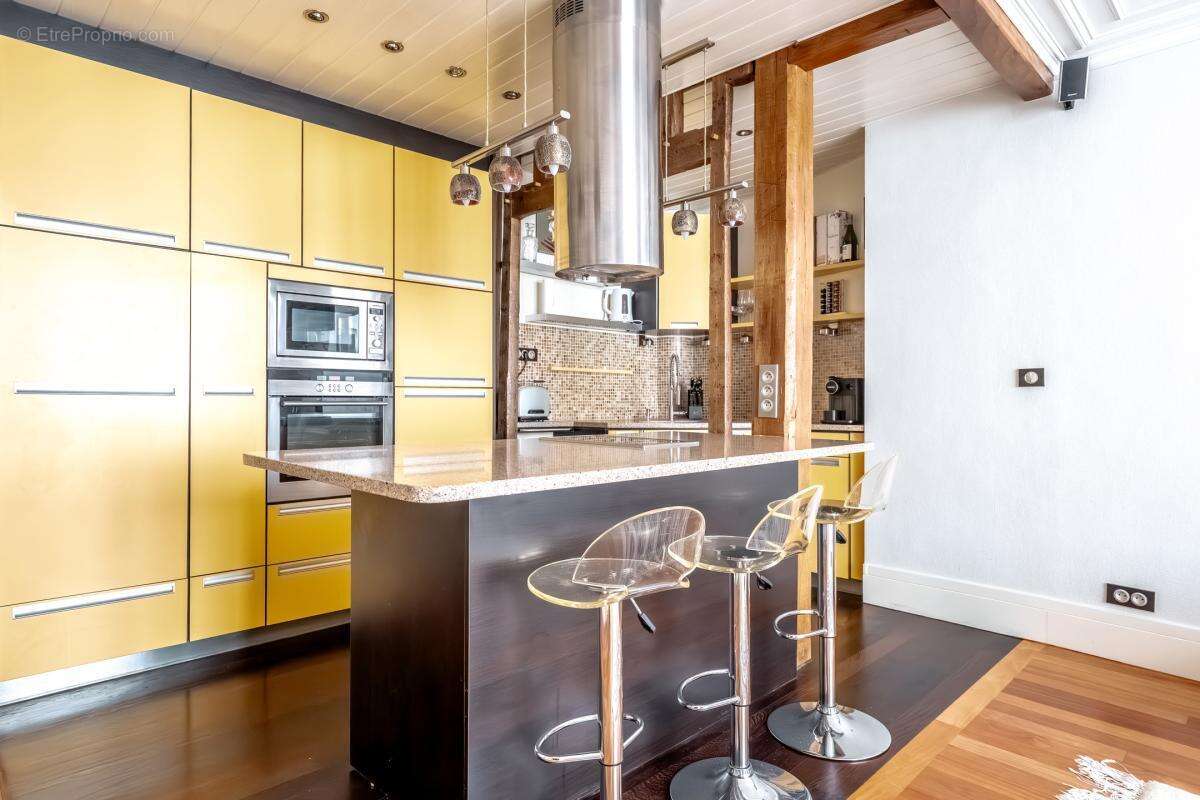 Appartement à PARIS-1E