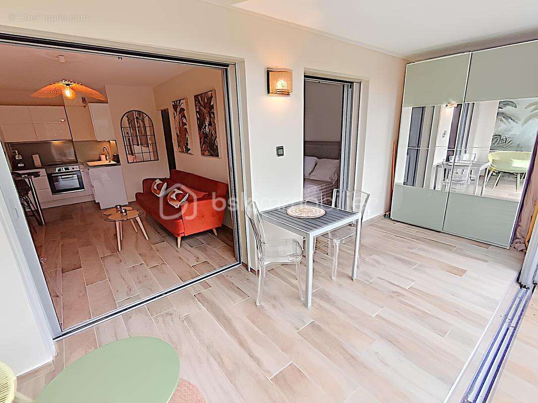 Appartement à SANARY-SUR-MER