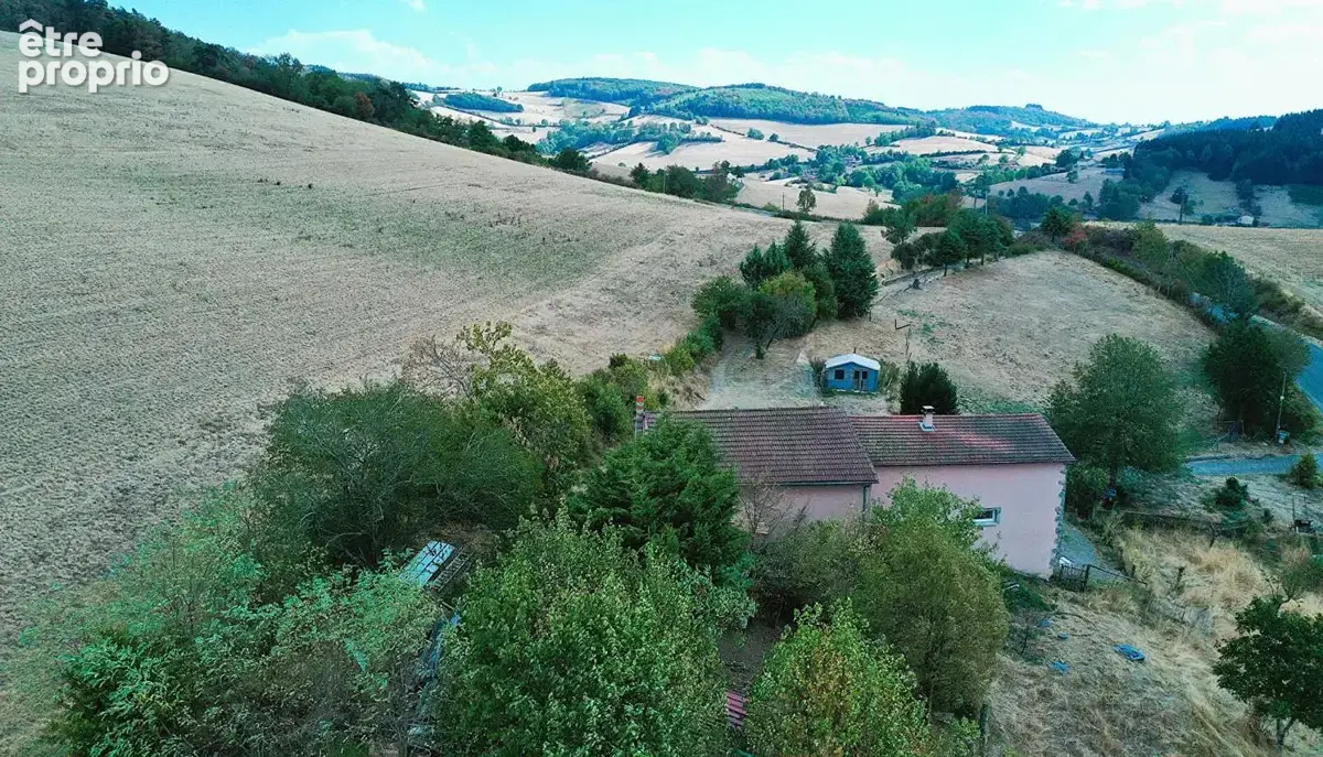 Corps de ferme de 183 m² et grand terrain de 5 631 m² - Proche Lyon - photo 3