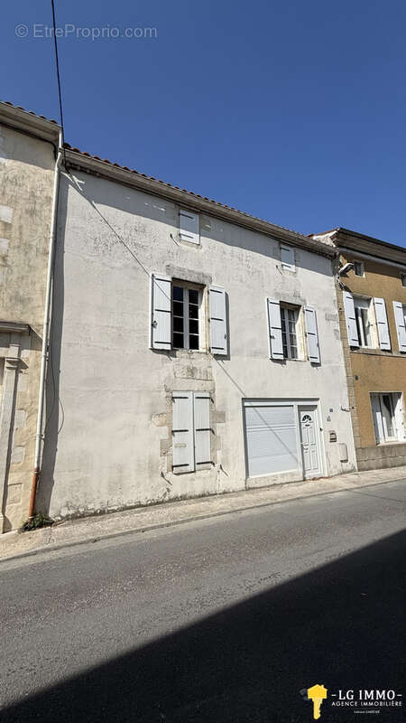 Maison à SAUJON