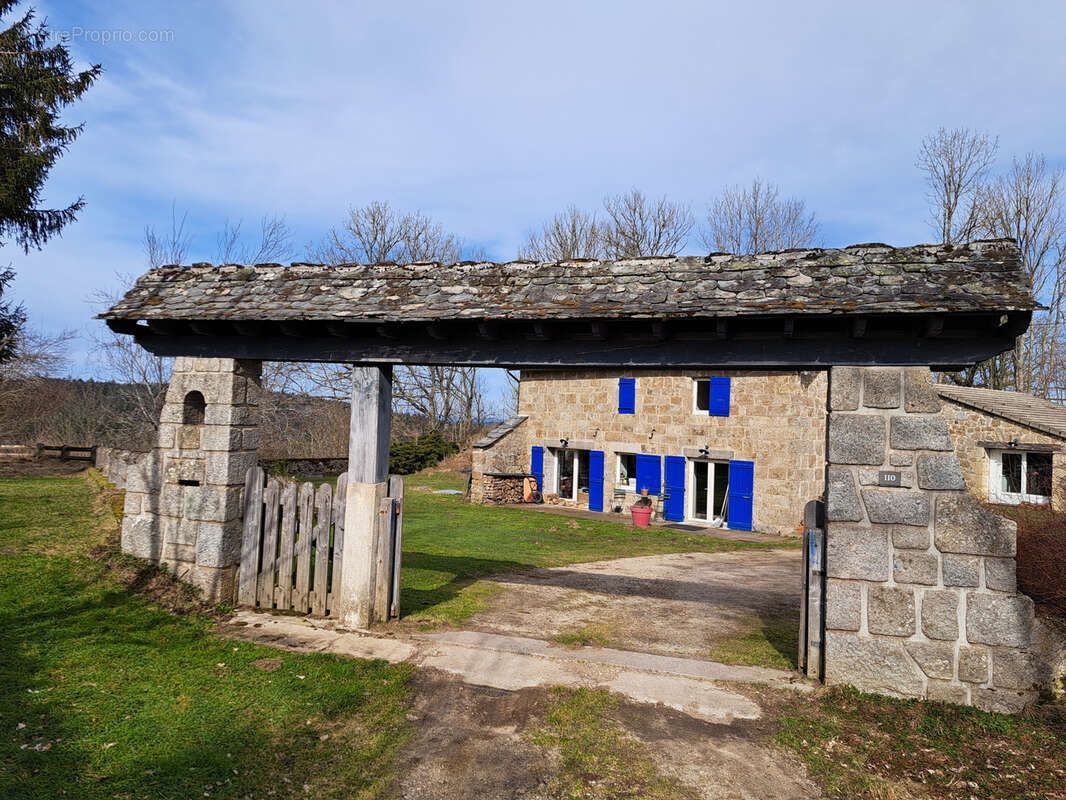Maison à LE CHAMBON-SUR-LIGNON