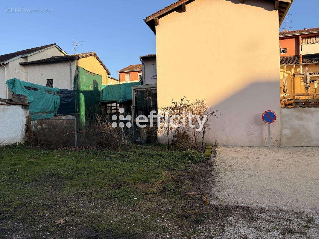 Terrain à VILLEFRANCHE-SUR-SAONE