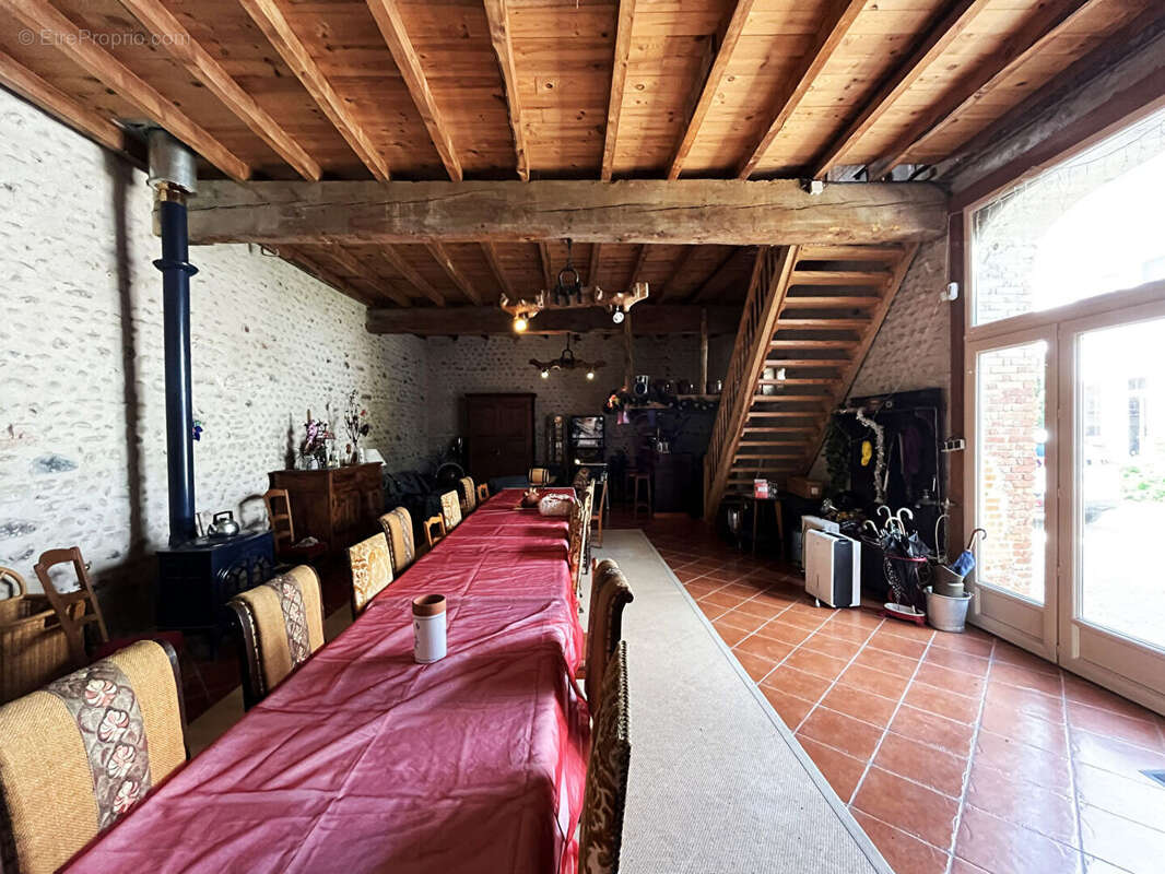 Maison 383 m² à Meillon  - photo 8