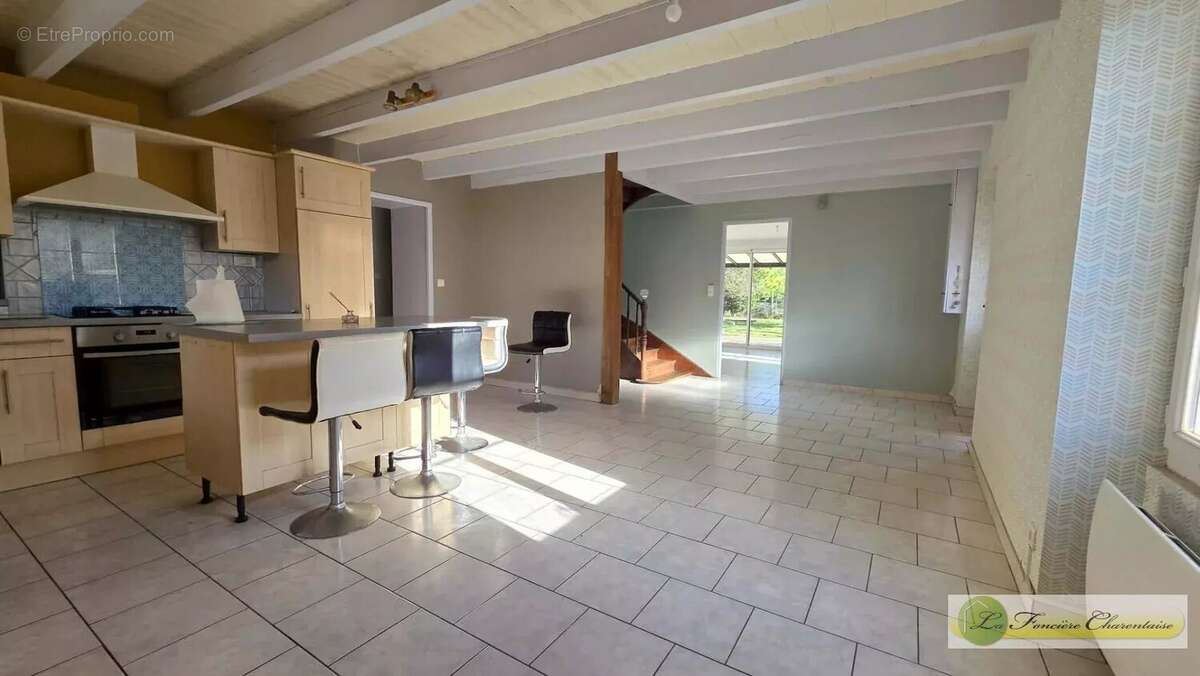 Maison à FOUQUEURE