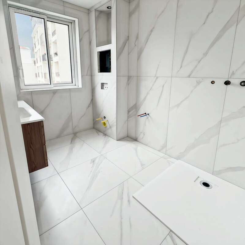 Appartement à CHARENTON-LE-PONT