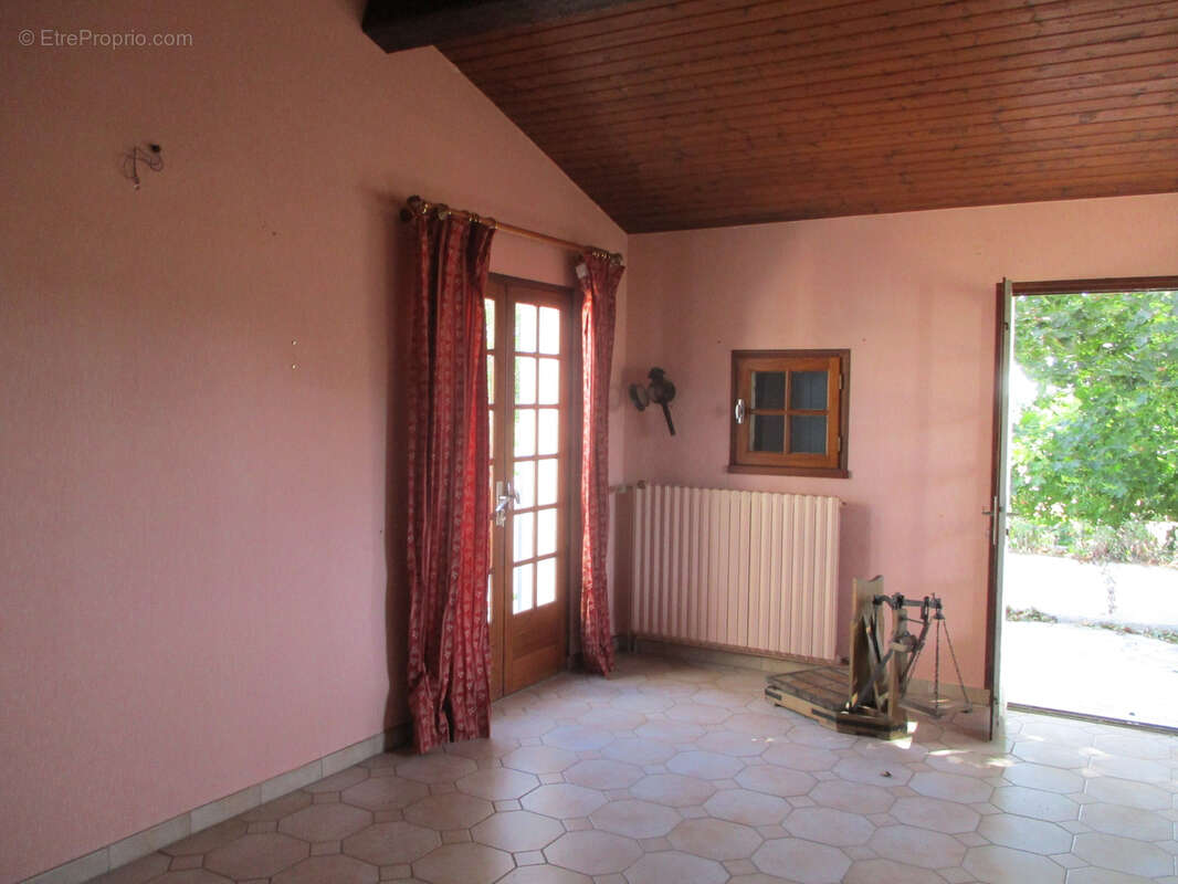 Six chambres. - photo 8