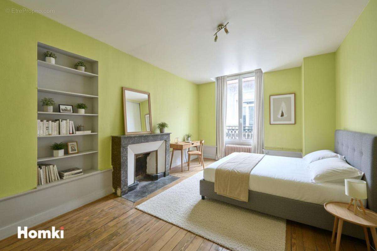 Appartement T4 de 105 m2 à Belley 01300, Place des Terreaux - photo 3