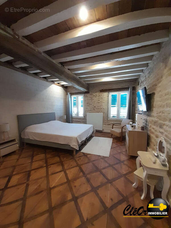Maison 157 m² à Saint-Jean-De-Losne  - photo 4