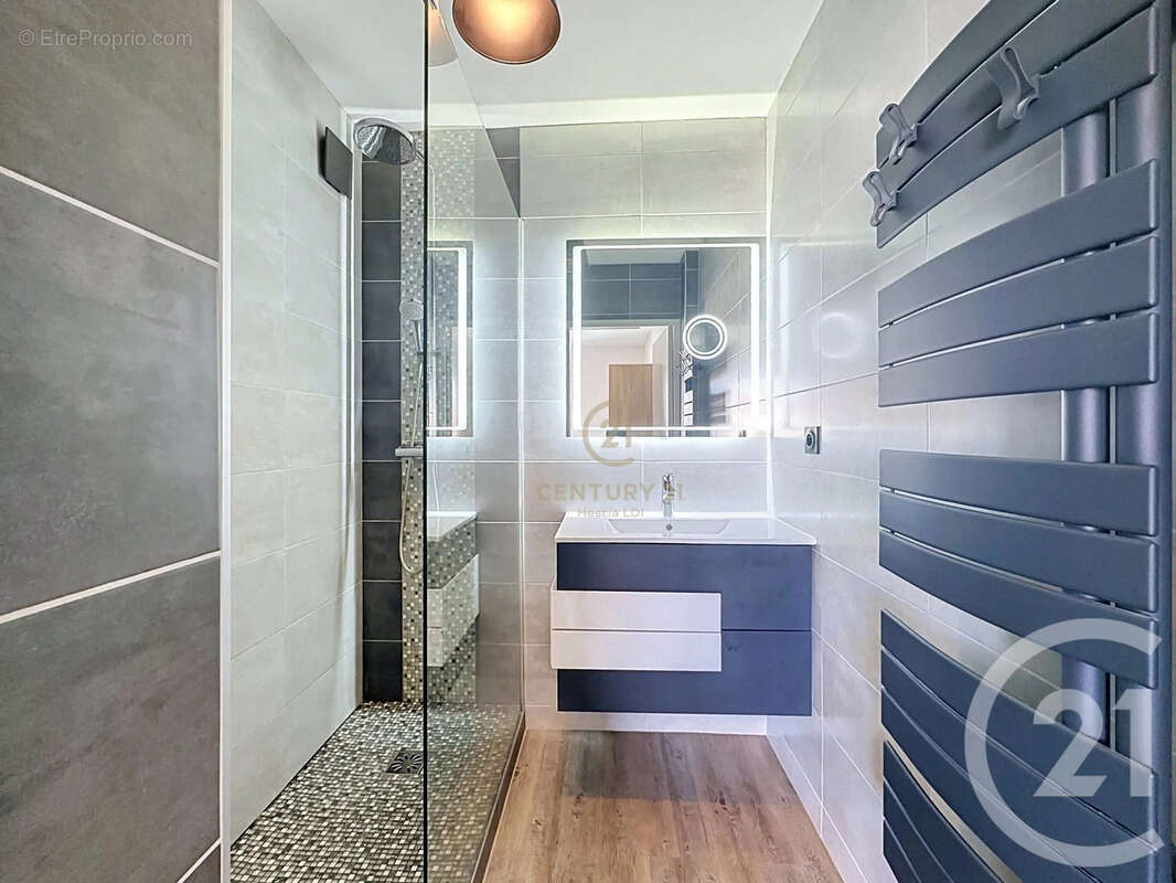Appartement à LYON-8E