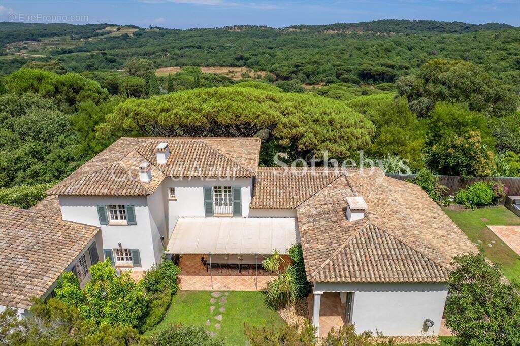 Mas provençal rénové à Ramatuelle avec 1,8 hectares de forêt - photo 2