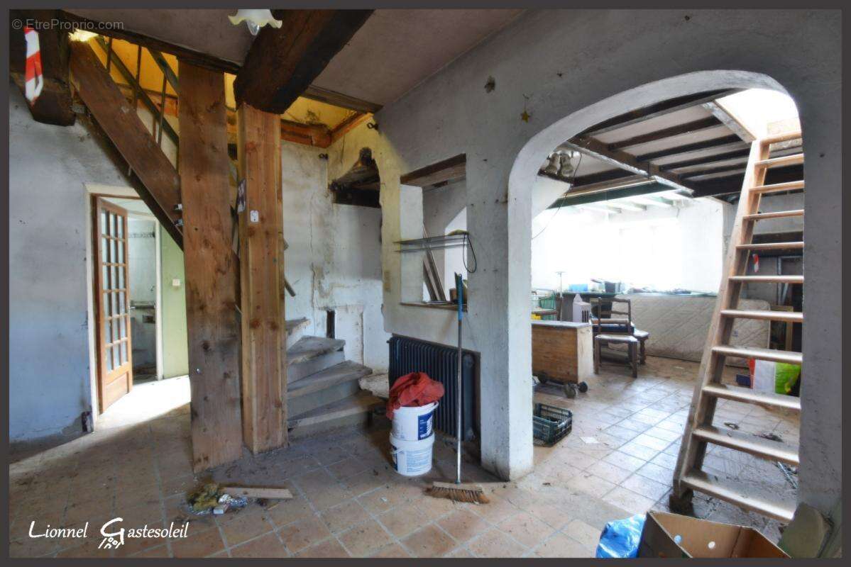 Ensemble deux maisons à rénovées en integralité à vendre avec terrain sur la communes  LIGUEUX (33) - photo 3