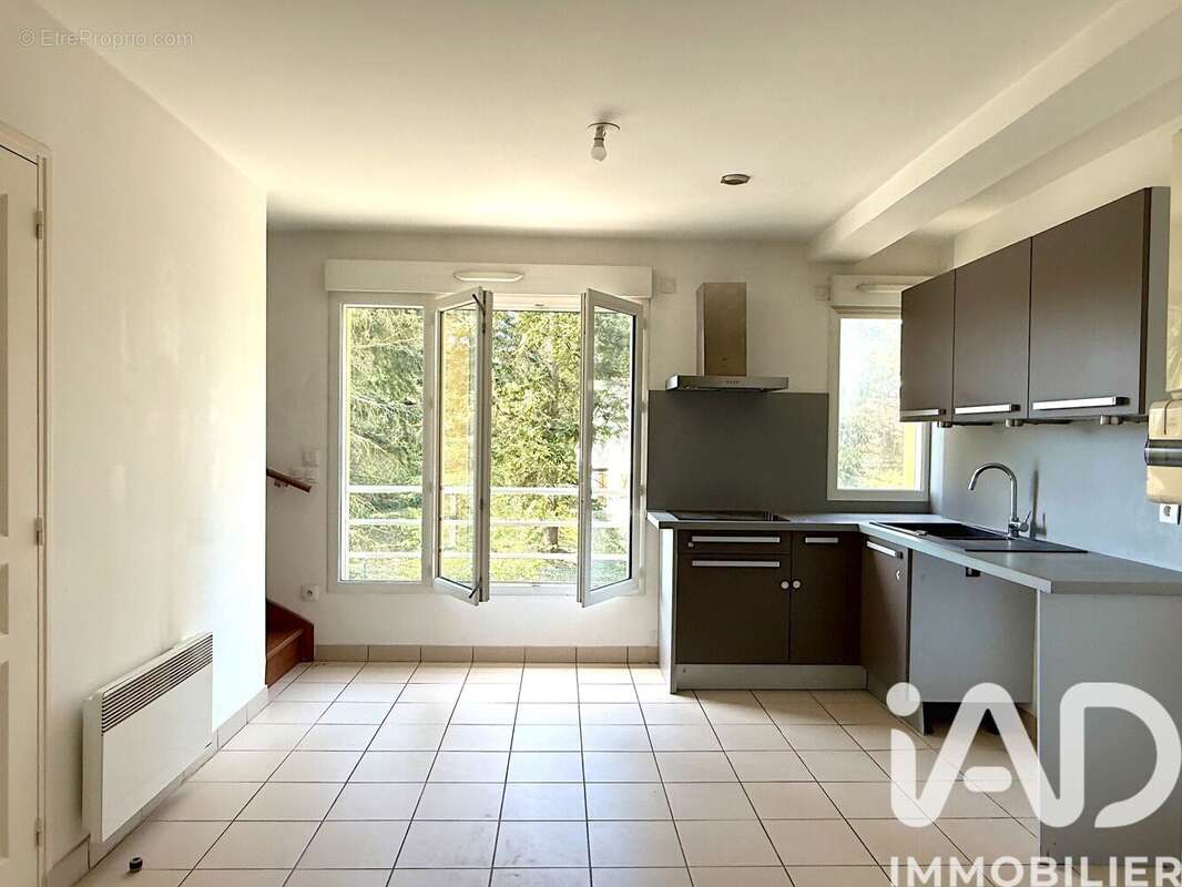 Appartement 59 m² à Mere  - photo 2