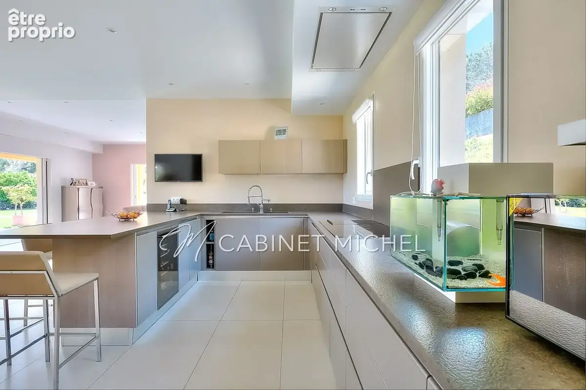 Maison 7 pièces 260 m² à vendre à Biot (06410) - photo 8