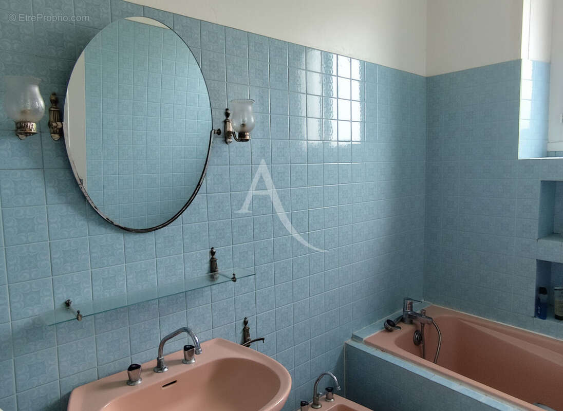 Maison de caractère au coeur du Bourg d'Olonne-sur-Mer  (5 chambres, garage, jardin) - photo 12