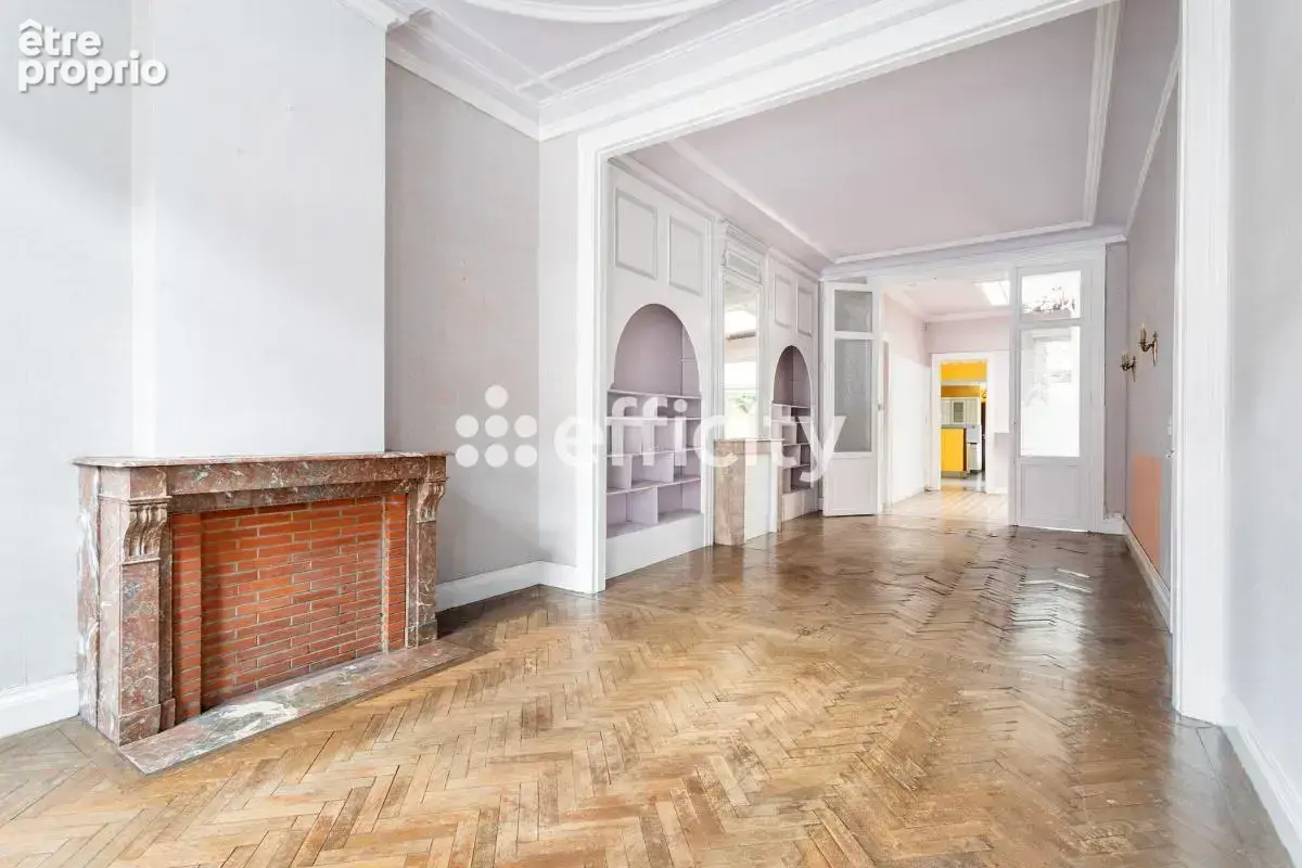 Maison 8 pièces 176 m² à vendre à Roubaix (59100) - photo 2