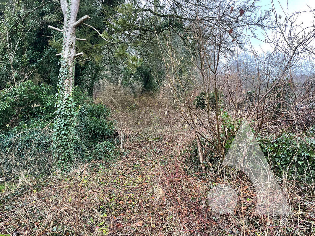 Terrain à PIERREFONDS