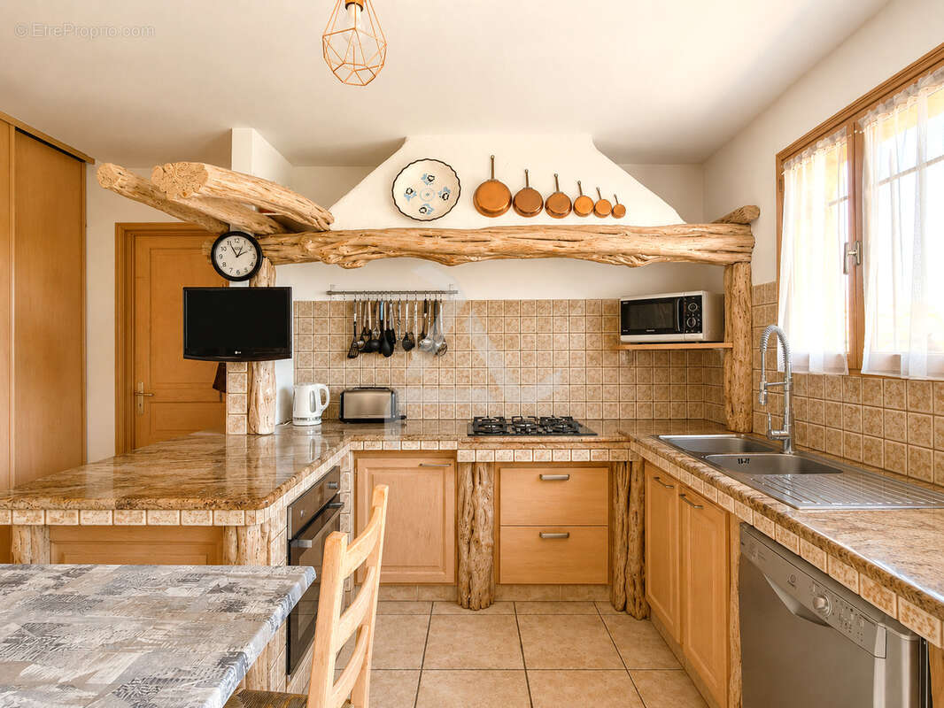 Appartement en duplex t5 de 152 m2 dans petite copropriété de charme à 20min de porto-vecchio - photo 19