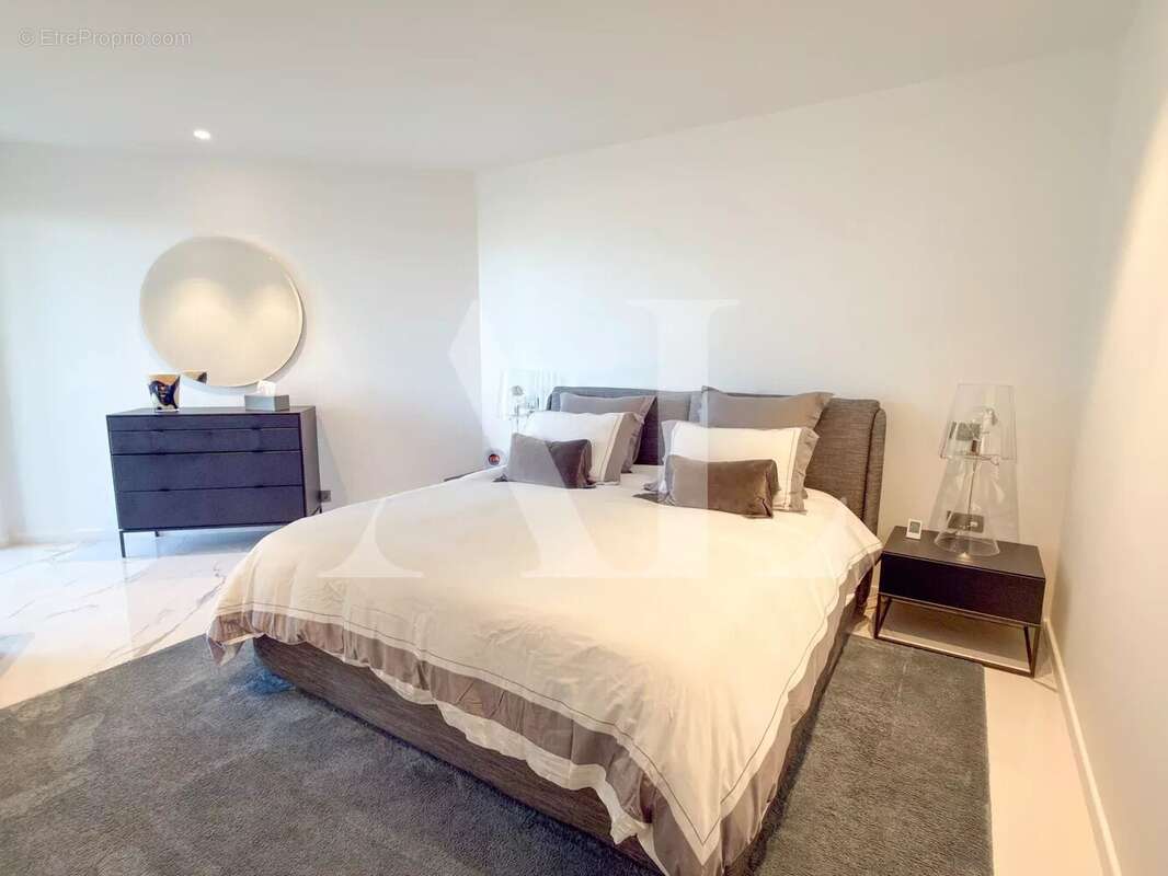 Appartement à VALLAURIS