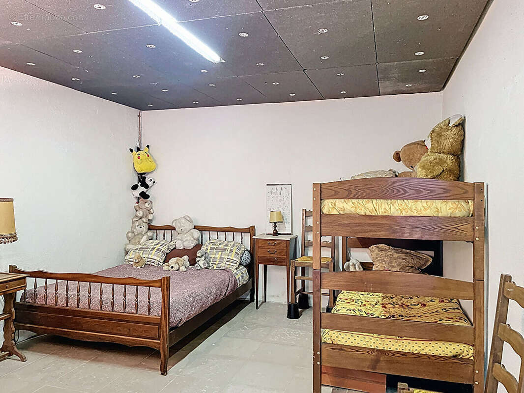 Maison à MONTAGNAC-MONTPEZAT