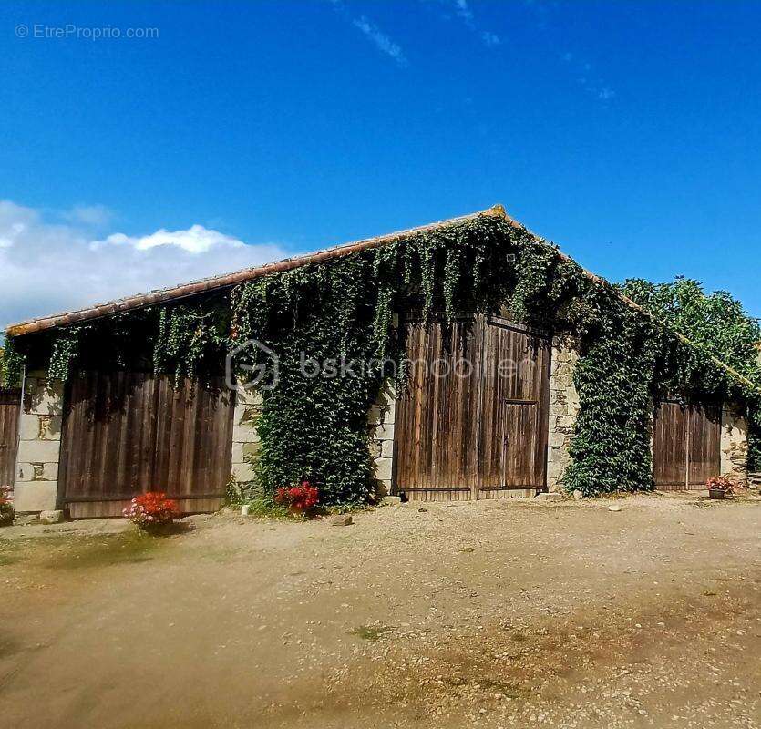 Maison à NIEUL-LE-DOLENT