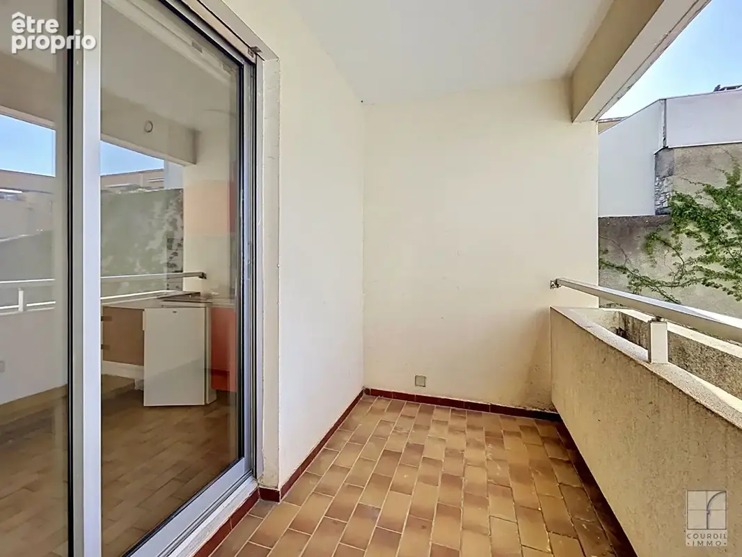 Nîmes- Jean Jaurés-  Studio 28 m² - photo 8