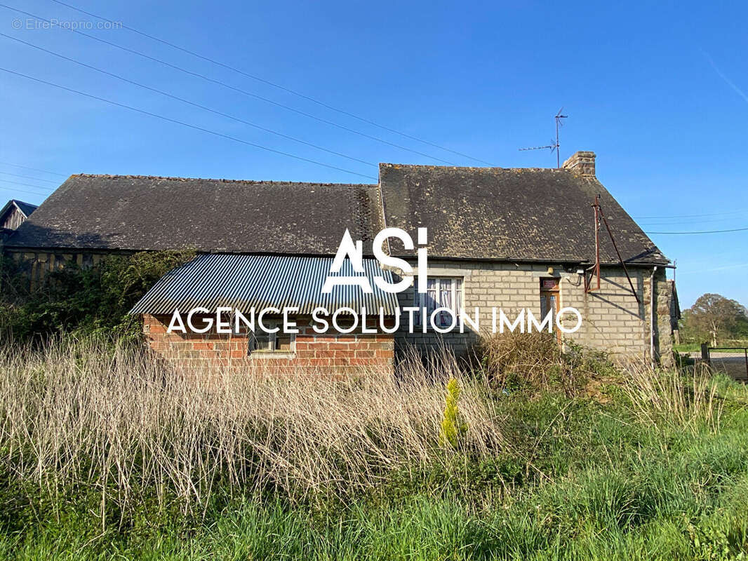 Maison à SAINT-ROCH-SUR-EGRENNE