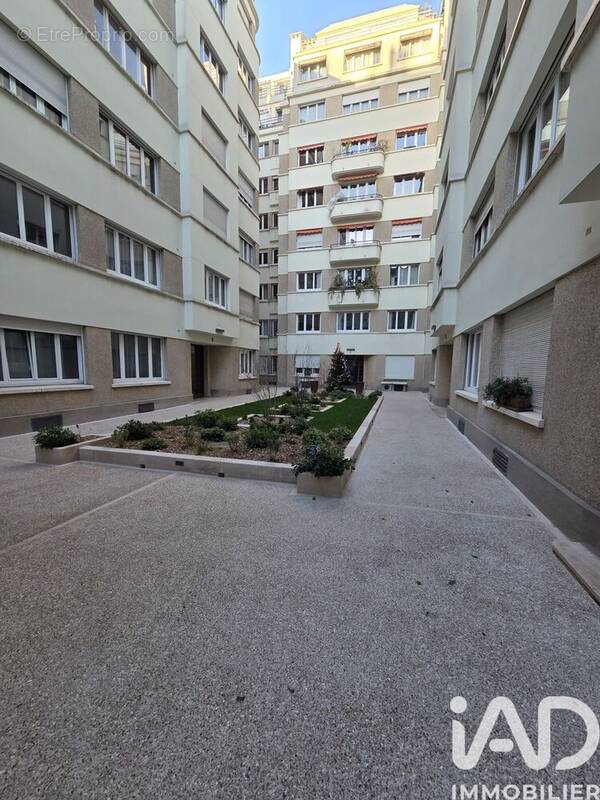 Photo 1 - Appartement à PARIS-15E