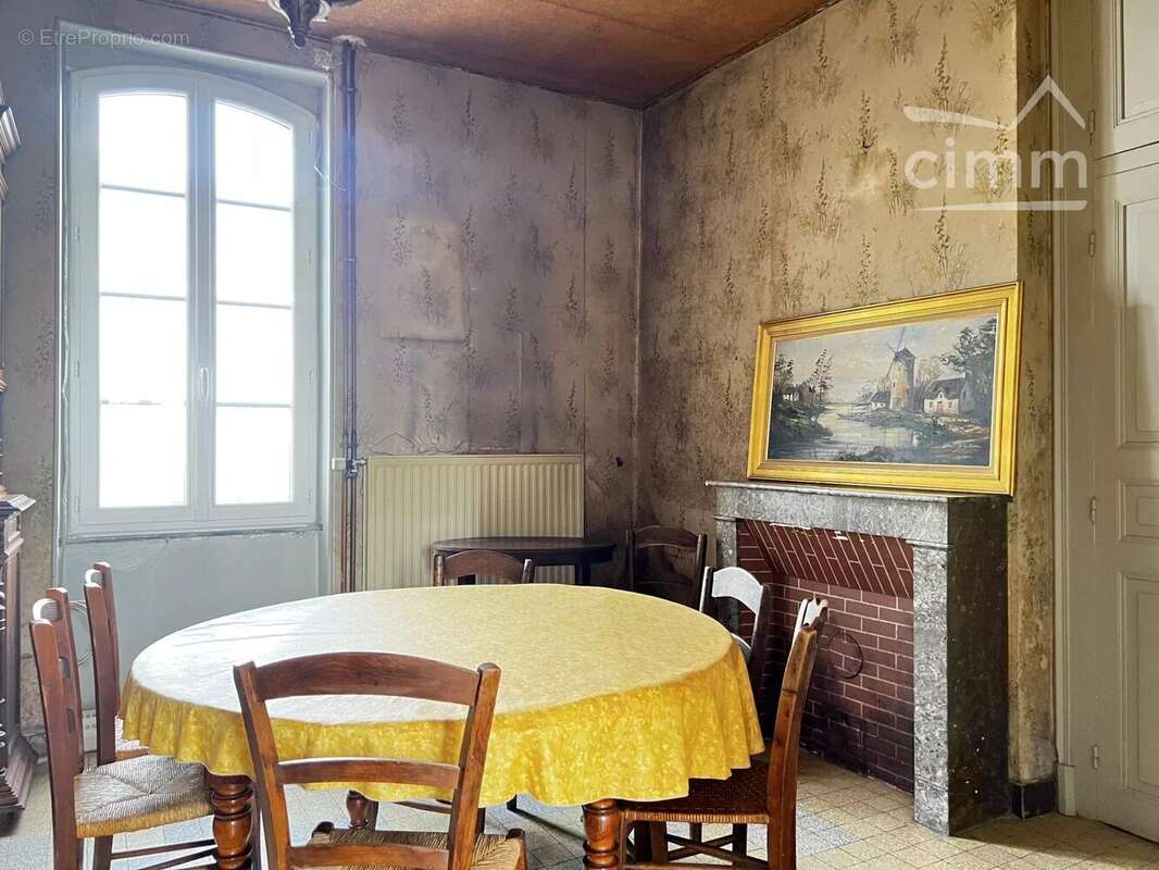 Maison à DOMPIERRE-SUR-BESBRE
