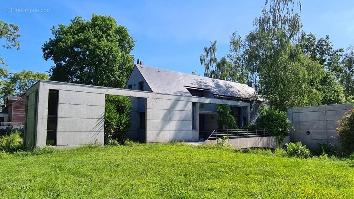 Maison à SAINT-SAMSON-SUR-RANCE
