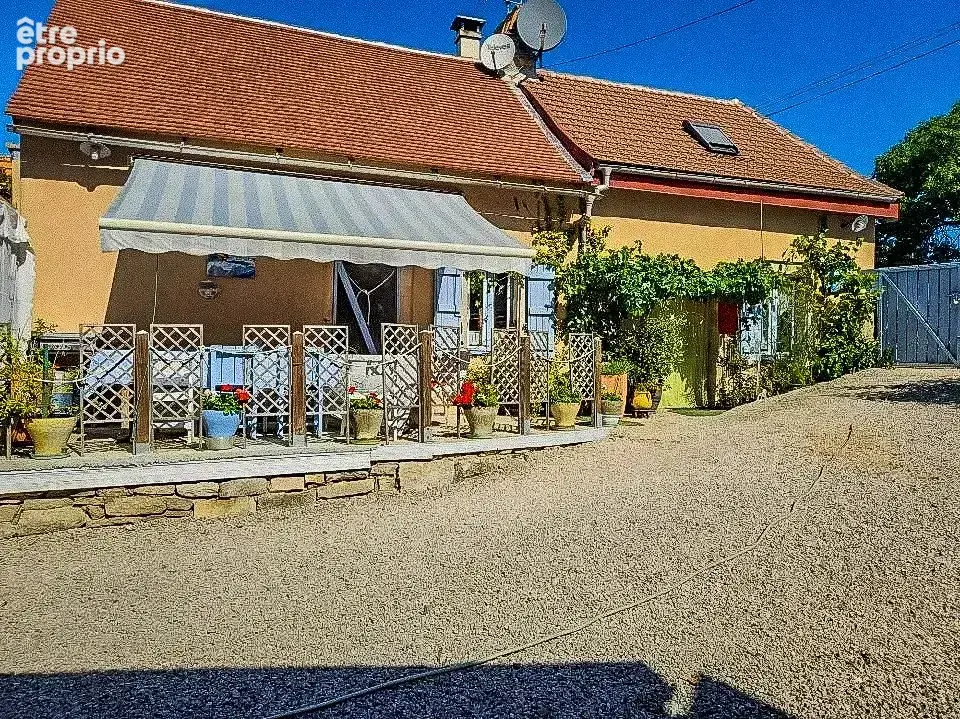 Maison atypique, près du chemin de Saint-Jacques-de-Compostelle avec grange et dépendance - photo 1