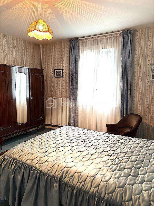 Maison à REIGNAC-SUR-INDRE