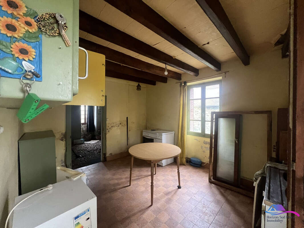 CUISINE - Maison à VICQ-EXEMPLET