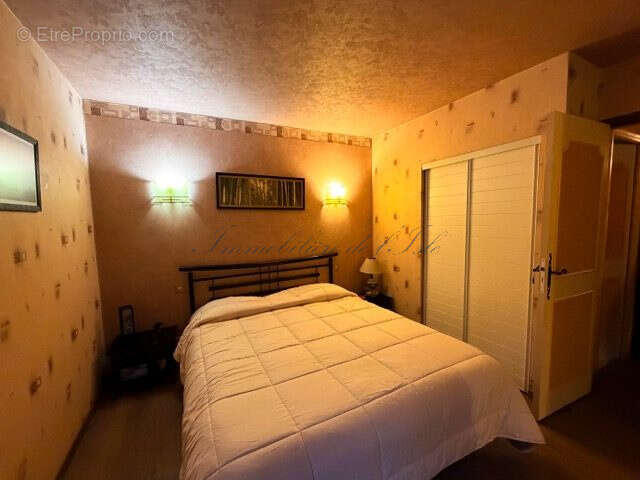 Maison à CHAMPCEVINEL