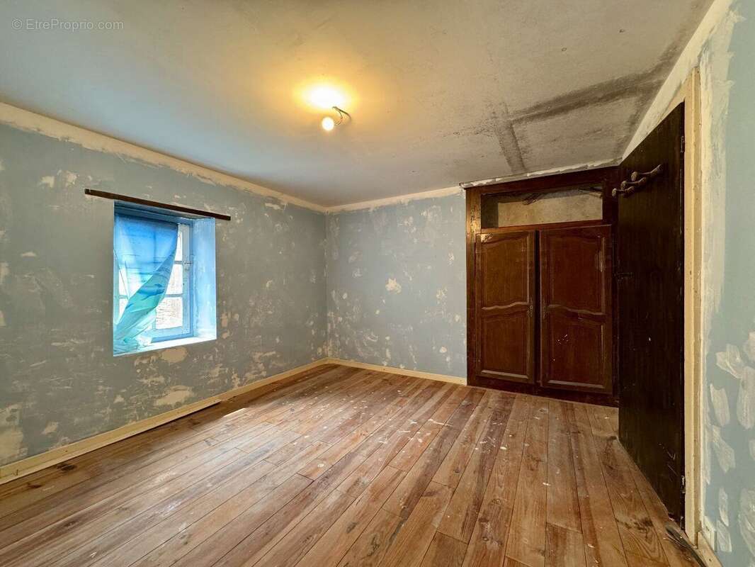 Maison de bourg - 80m2 + atelier - photo 9