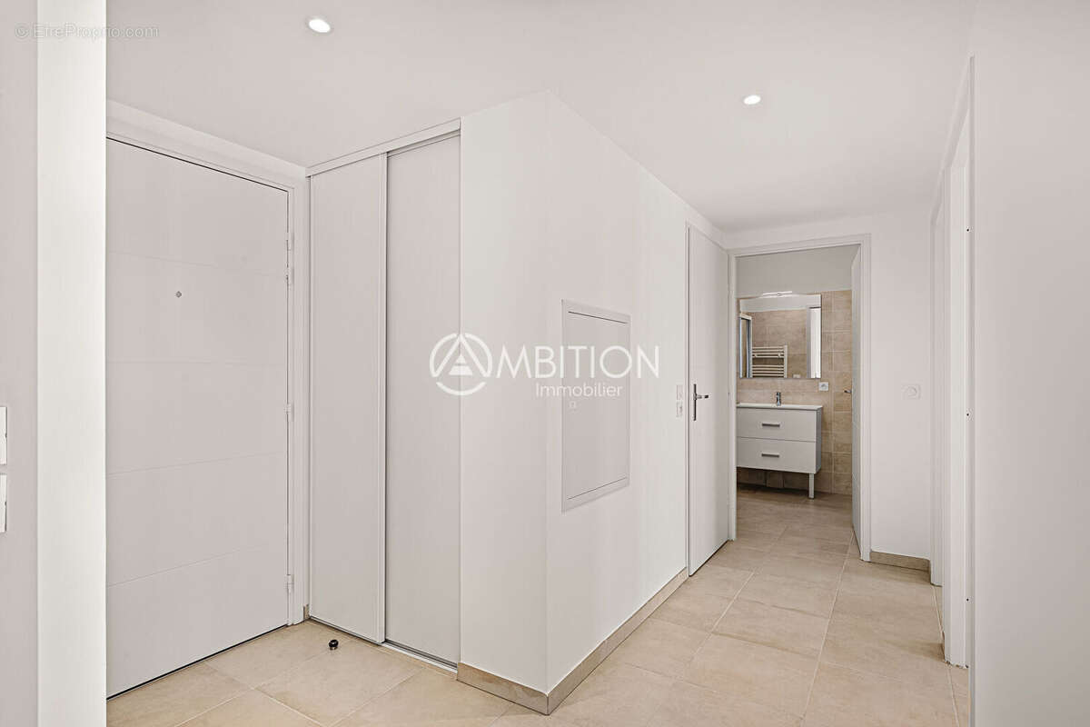 Appartement à PUGET-SUR-ARGENS