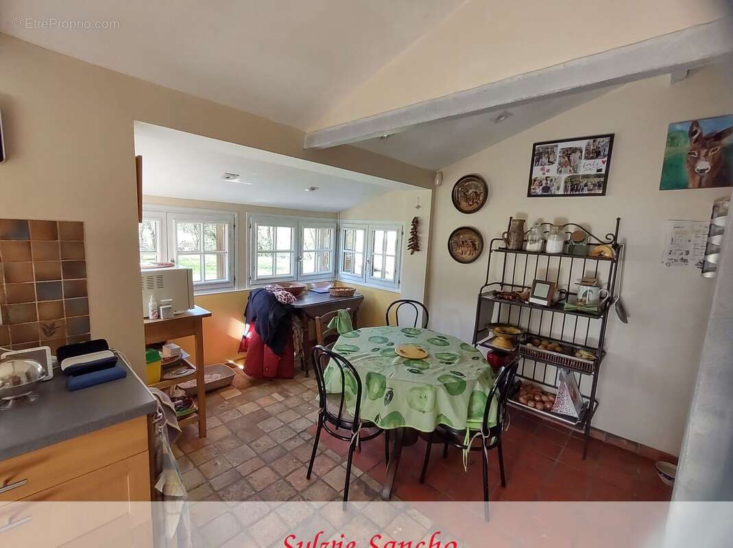 Maison à VICQ-EXEMPLET