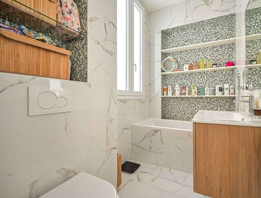 Appartement à PARIS-17E