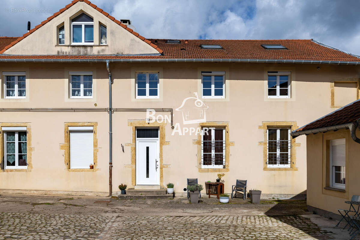 Appartement à NOVEANT-SUR-MOSELLE