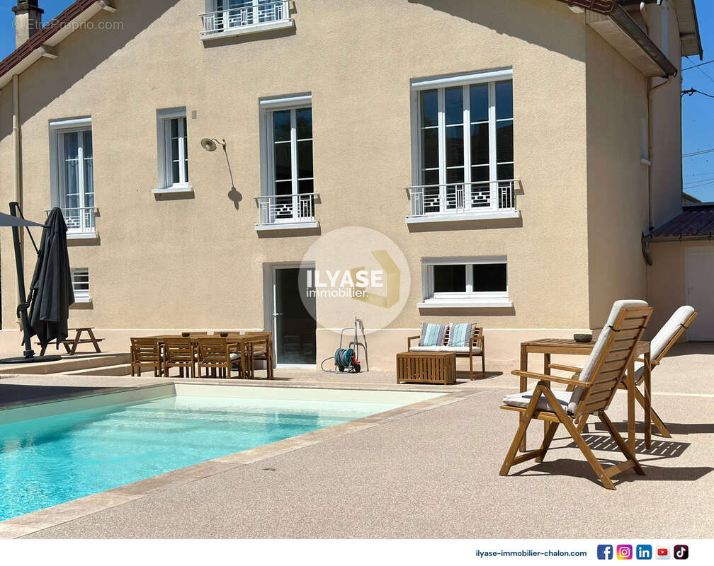 Maison de ville 182 m2  5 CH  705 m2  Piscine - photo 2