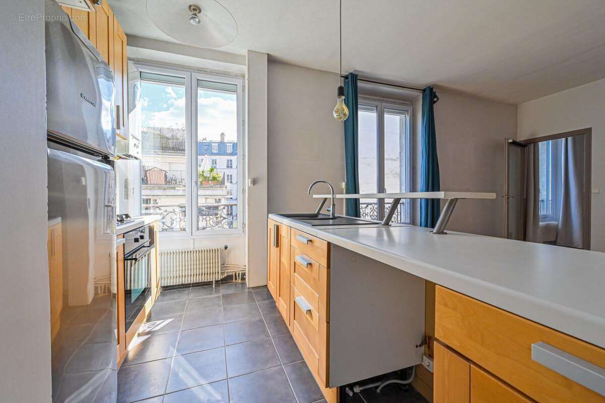 Appartement à PARIS-11E