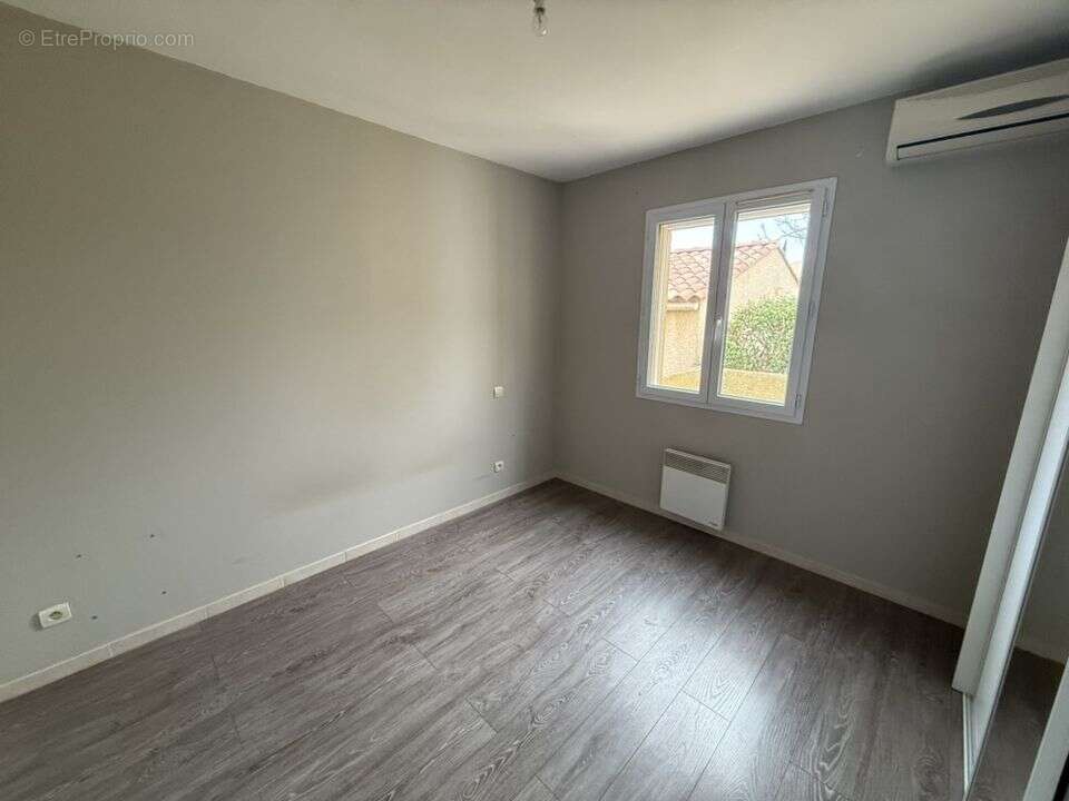 Istres maison T5 à vendre - 4 chambres - terrain 517m2 - calme - Maison à ISTRES