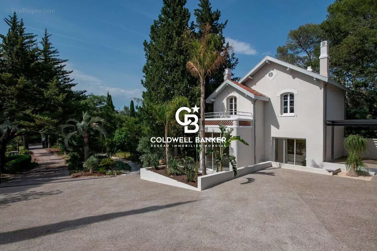 Maison à SAINT-RAPHAEL