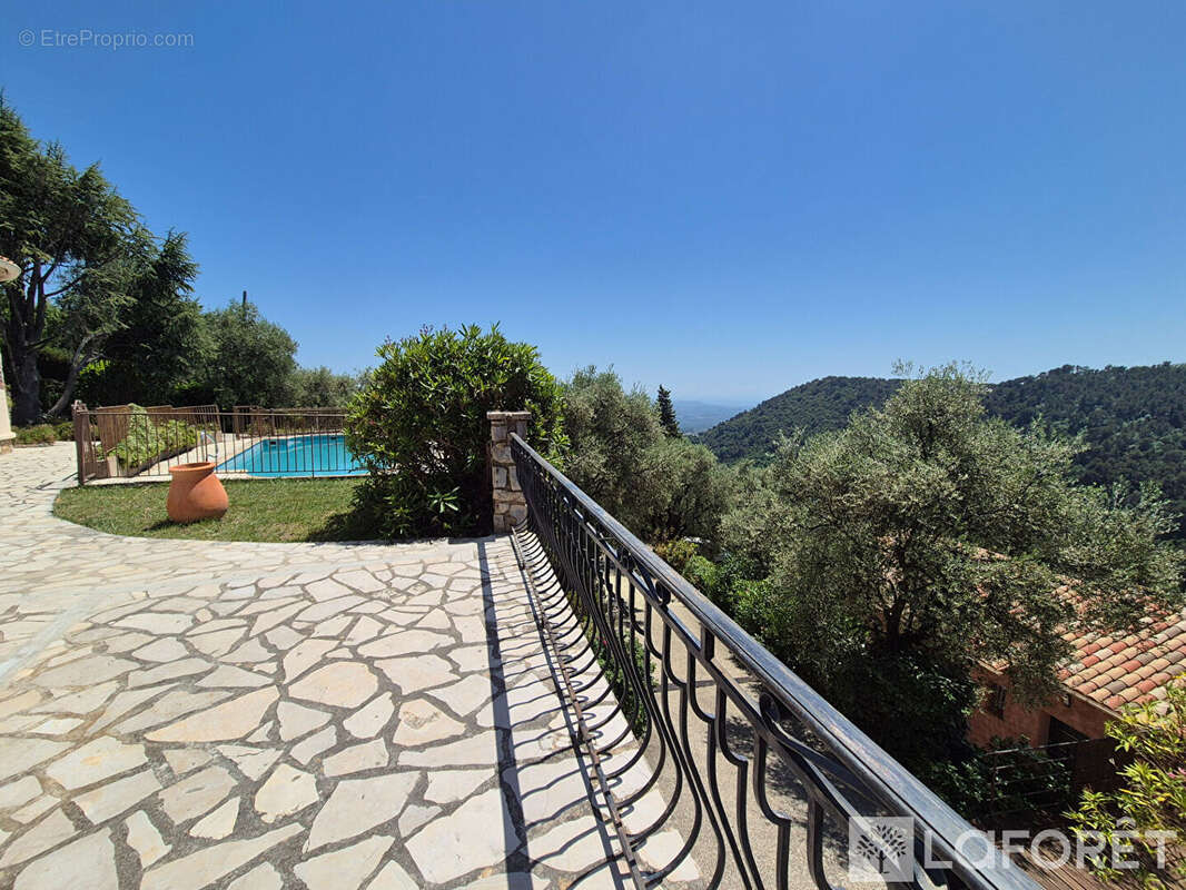 Villa Grasse 7 pièce(s) 151.75 m2 - photo 3
