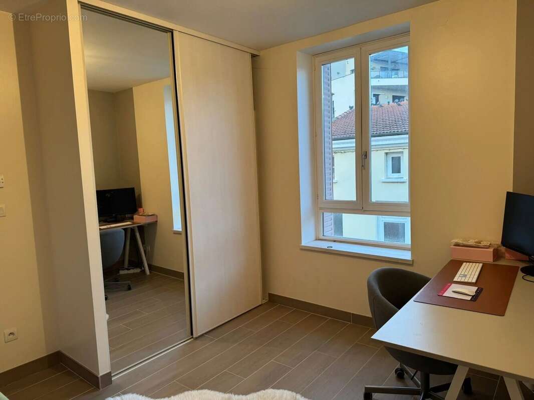 Appartement à MONTROND-LES-BAINS