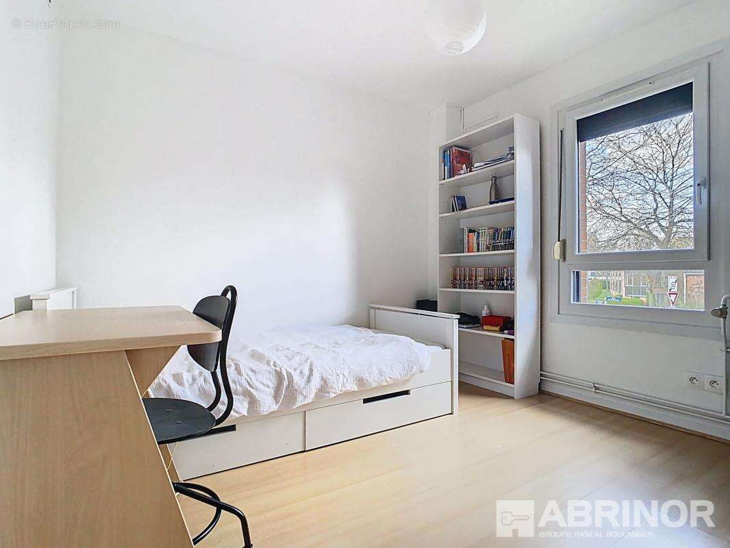 Maison 4 chambres, jardin, garage et stationnement - photo 6