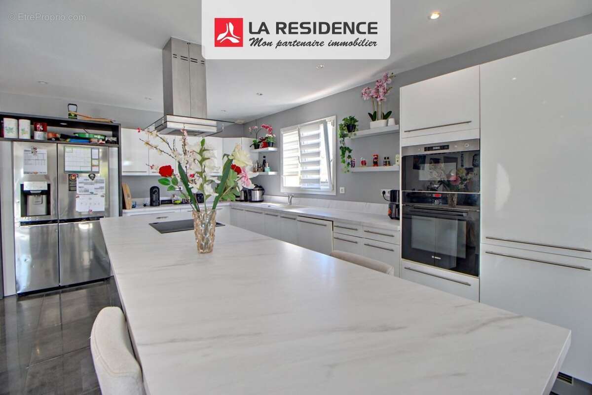 Maison à SAINT-JULIEN-DE-LA-LIEGUE